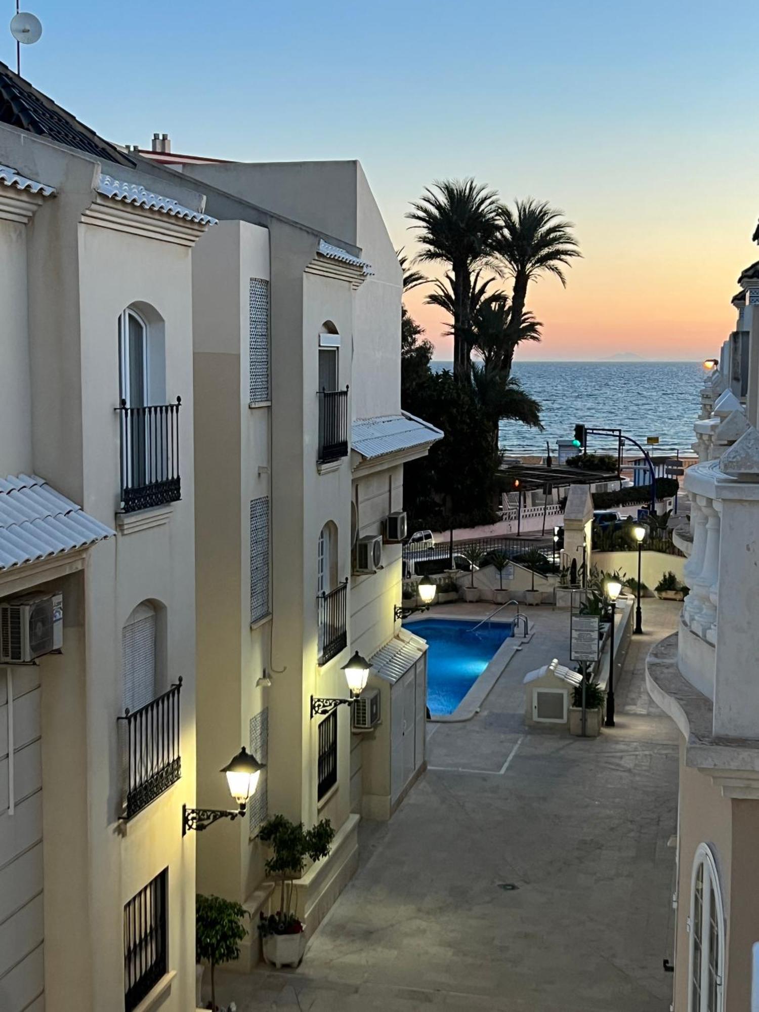 Amazing Penthouse On The Beach, Sea Views, Wifi, Airconditioning And Parking Torrevieja Exteriér fotografie